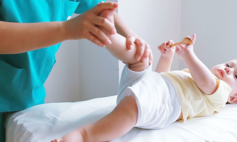 Kada pirmą kartą apsilankyti pas kineziterapeutą su kūdikiu?