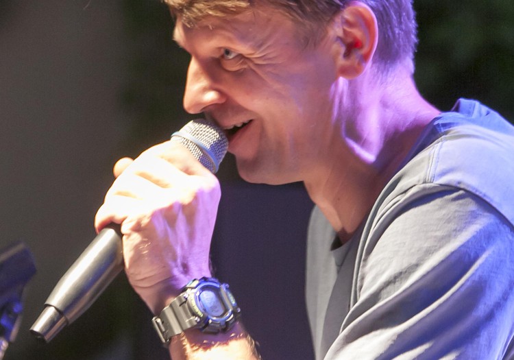 Rolandas Kazlas: “Jeigu negyvensi su poezija, teks gyventi su buhalterija” 