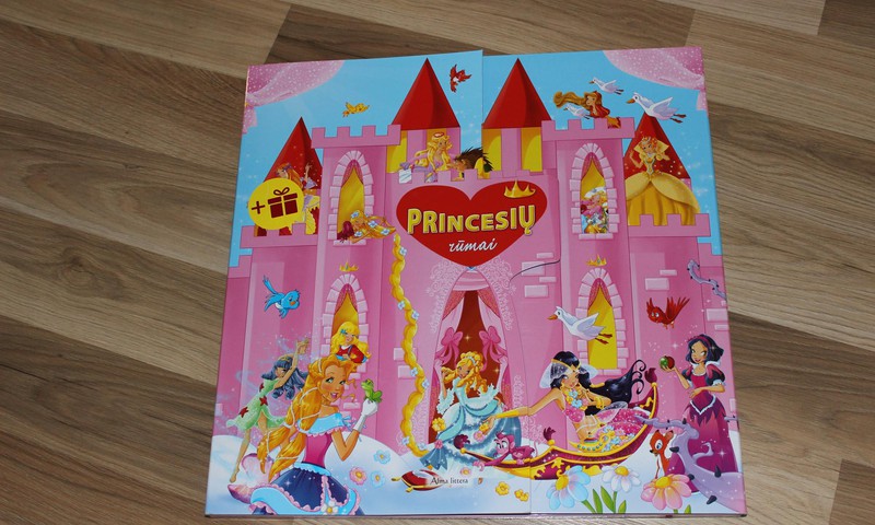 "Princesių rūmai" - pasakos apie princeses mažoms princesėms