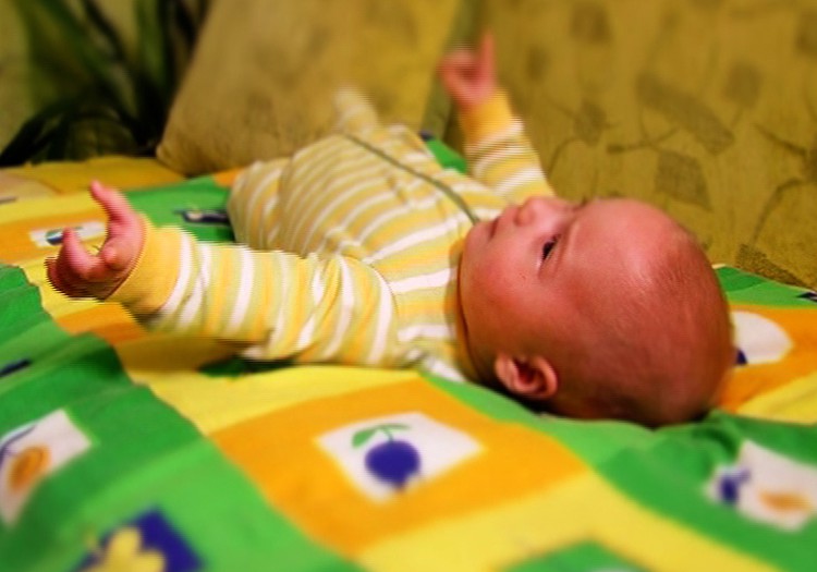VIDEO: Kur saugu palikti kūdikį namuose?