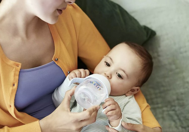 Padėkite mažyliui pradėti gerti iš puodelio: ieškome testuotojų sausį