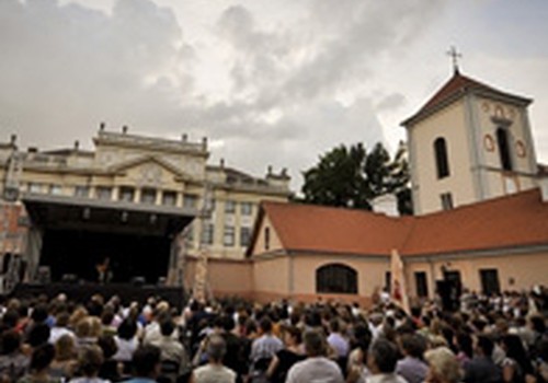 „Senamiesčio žiogas“ - dainuojamosios poezijos festivalis šeimoms Kaune