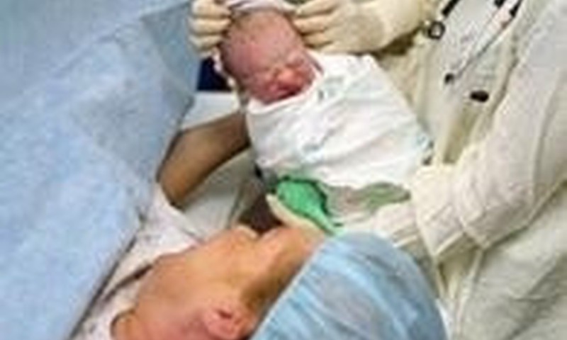Gimęs kūdikis tesvėrė 280 gramų!
