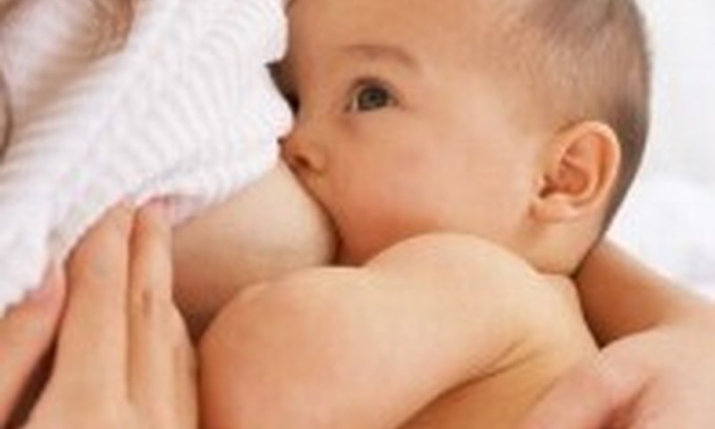 Naktį dažnai mėto krūtį: ką daryti