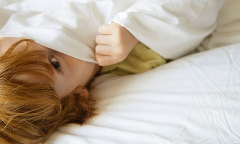 Kokios pagrindinės tėvų daromos klaidos, vaikui šlapinantis į lovą?