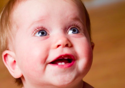 Kodėl trupa vaiko dantukai: pataria odontologė
