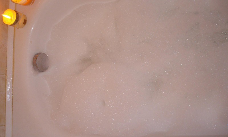 Viktorijos 1 dienos laimės akimirka: putų vonia