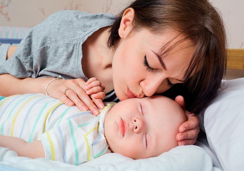 7 svarbūs ritualai prieš mažylio miegą