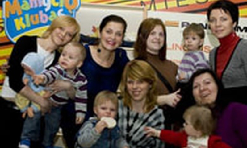 Mamyčių klubo socialinės atsakomybės akcija „Mylinčiais delnais“ startavo!!!