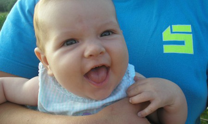 Ši panelė - tikras mimas