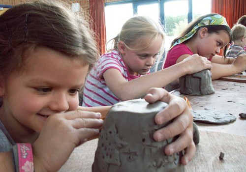 TURIME VIETŲ rytojaus "Mamyčių klubo" susitikime: keramikos pamoka su vaikais!