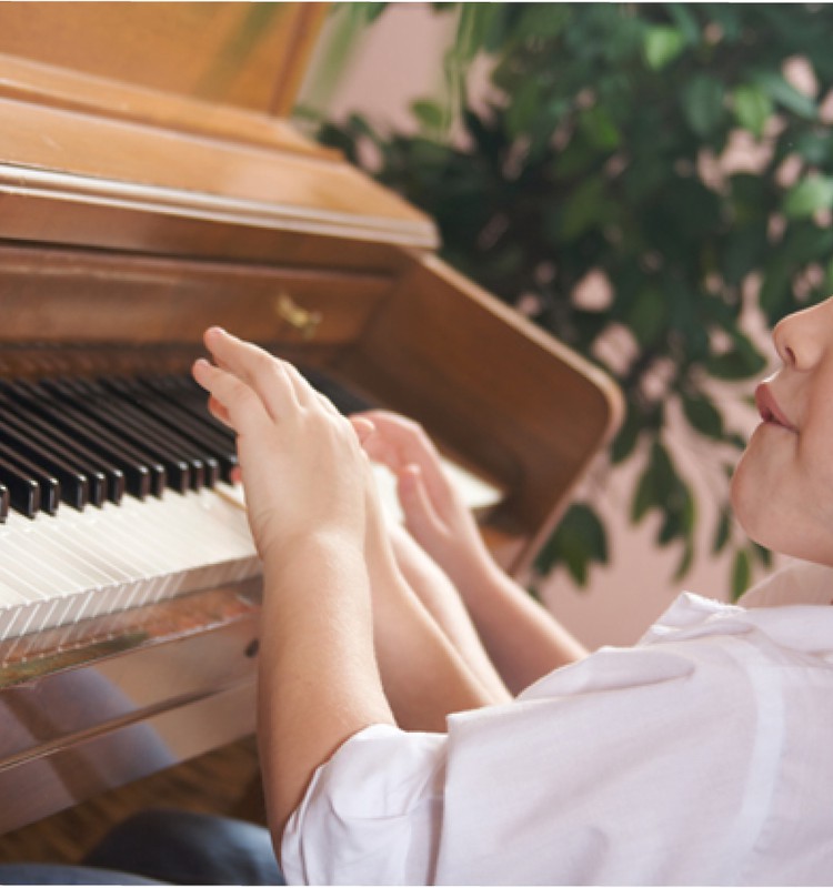 Ar įkalbinėti vaiką lankyti muzikos mokyklą, kai jis nenori?