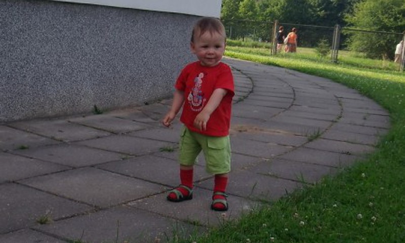 Dviem kojytėmis Rokas ėmė vaikščioti - prie jūros 