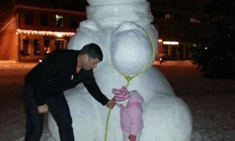 Sniego skulptūros vilioja vaikus