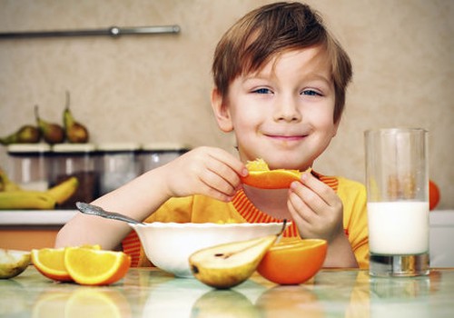 Ką geriausia vaikams valgyti pusryčiams: dietologės patarimai