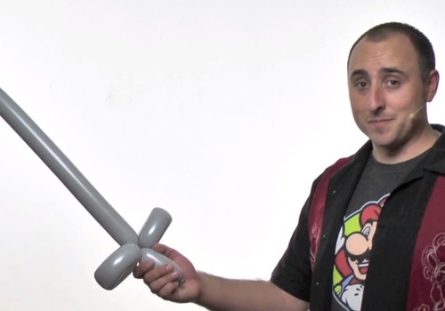 VIDEO pamokėlė: Kaip pasidaryti kardą iš baliono