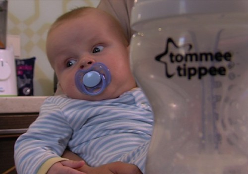 VIDEO: Žindymo problemos - kaip maitinti kūdikį?