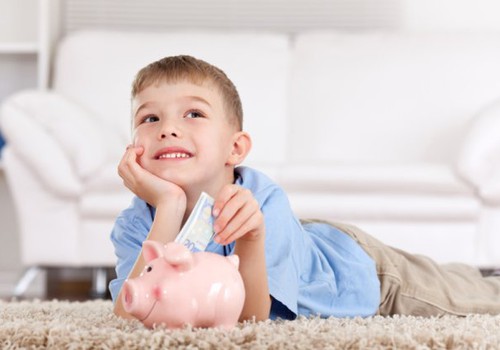 15 patarimų, kaip ugdyti vaikų finansinį raštingumą