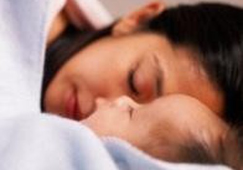 Ar maitinti 3 savaičių kūdikį naktį, jei jis saldžiai miega?