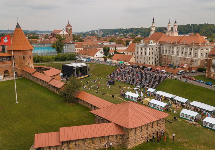 Kauno pilies prieigose – Vaikų būrelių ir užimtumo mugė „Pasirink“