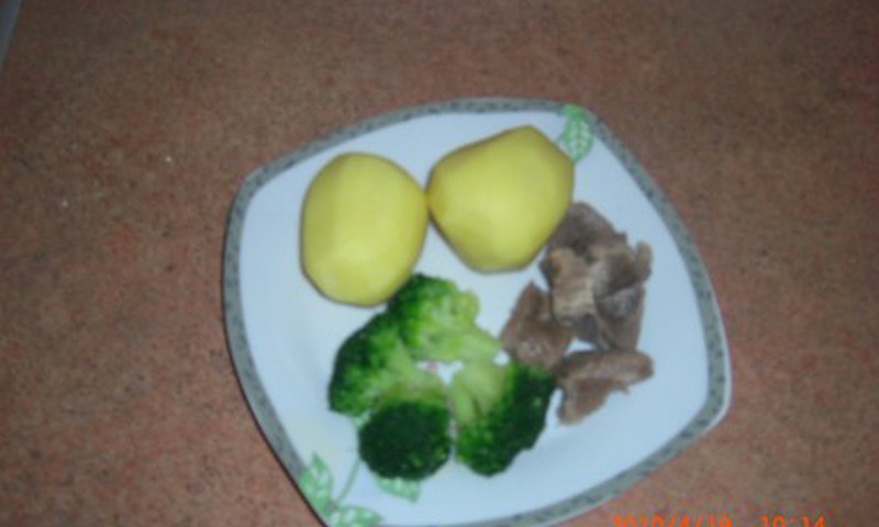 Bulvių ir brokolių košytė