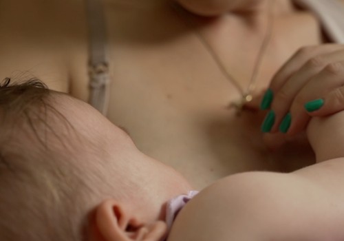 VIDEO: Kas yra kombinuotas kūdikio maitinimas?