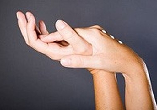Kaip teisingai prižiūrėti sudirgusią rankų odą?