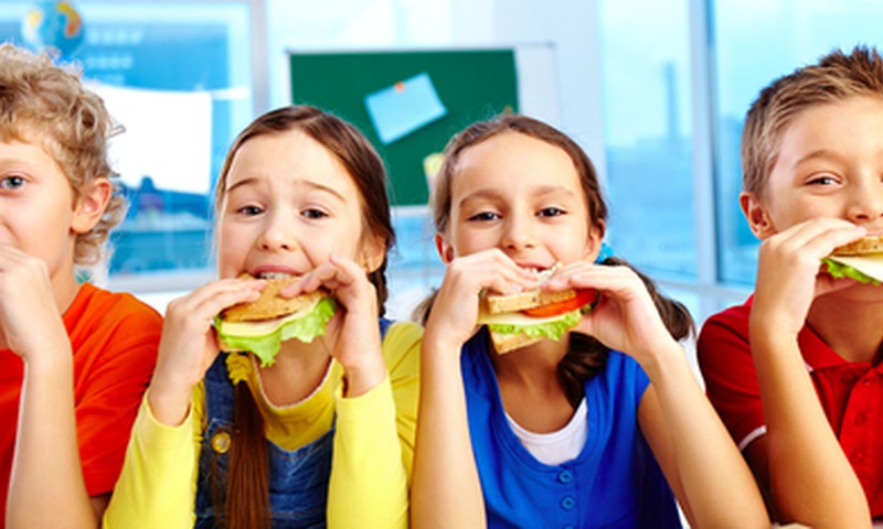 Vaikai darželiuose ir mokyklose maitinsis sveikiau?