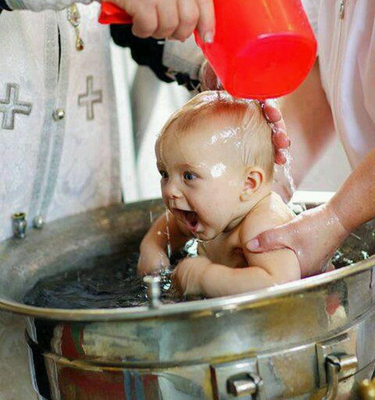 Kur švęsti krikštynas?  