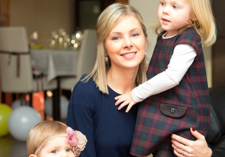 Versli mama Laura, augindama dukras, pradėjo kurti drabužius mergaitėms