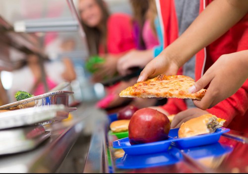 Ką daryti, kad vaikai valgytų sveikatai palankų maistą?