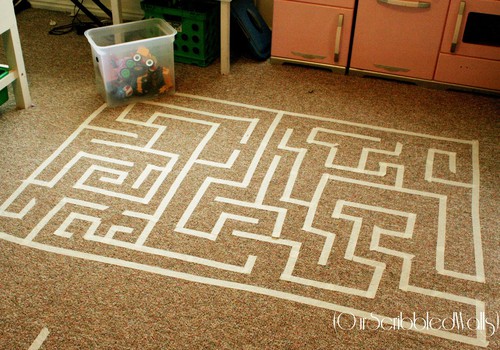 Labirintas ant kilimo - lengvai pasidarykite namuose
