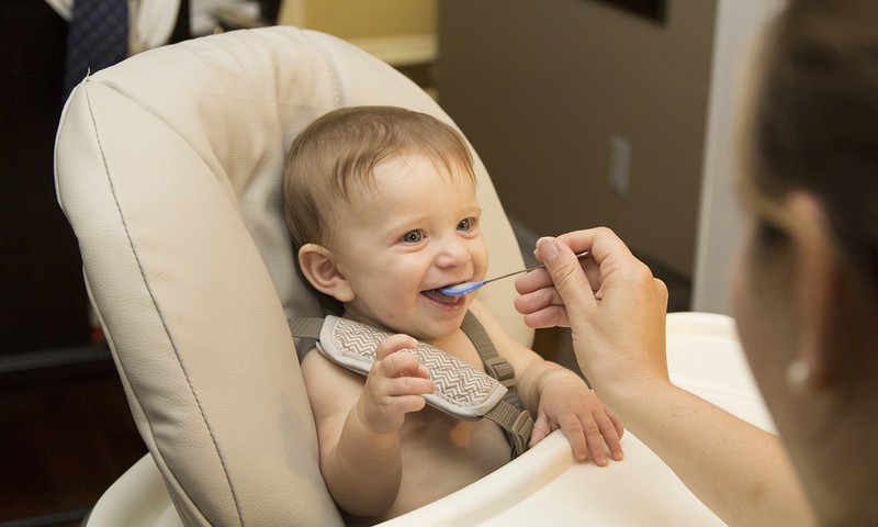 Ką daryti, jeigu mažylis nenori valgyti maitinimo kėdutėje