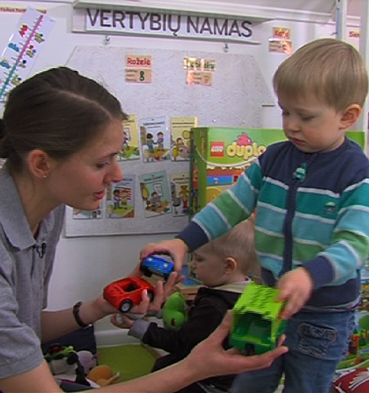 VIDEO "Žaidimo laboratorija": kada vaikui žaidžiant reikalinga kompanija?