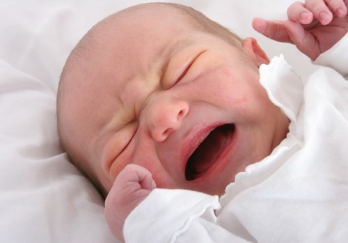 Jeigu kūdikis neišmiega visos nakties - normalu!