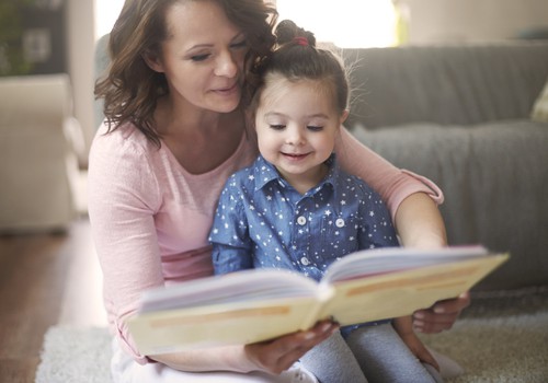 Emocinio intelekto tėvai mokosi kartu su vaikais skaitydami