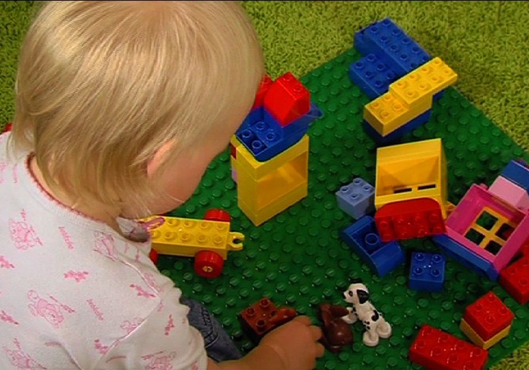 VIDEO "Žaidimų laboratorija": Mokomės konstruoti su LEGO®DUPLO® kaladėlėmis