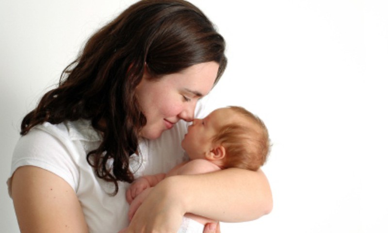 Kodėl kūdikiui svarbus mamos kvapas?