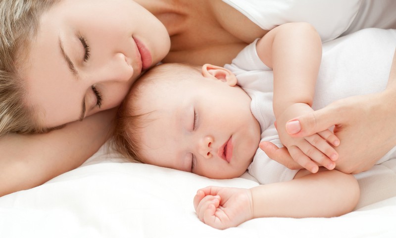 Mažyliai turi miegoti tėvų lovoje iki 3 metų: tyrimų rezultatai