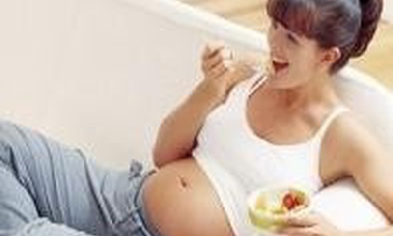 Nėštumo pradžia, o svoris mažėja
