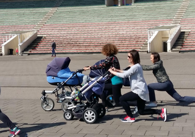 "Karštas" foto reportažas iš mamyčių mankštos Vingio parke!