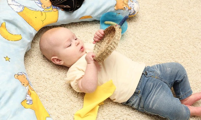 FOTO Huggies@ Stebuklingas kambarys: kaip žaidžia mažyliai iki penkių mėnesių