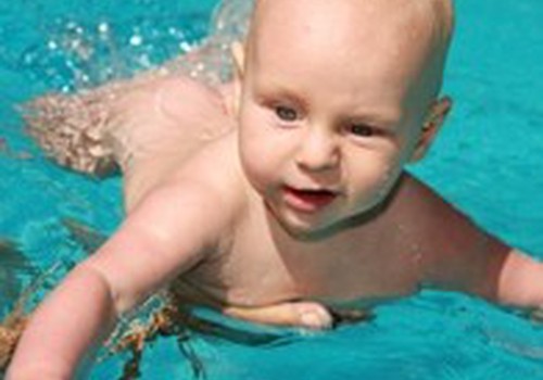 Kodėl plaukioti naudinga nuo kūdikystės?