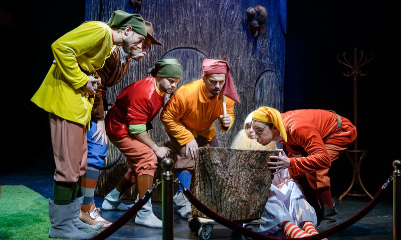 Vilniaus mažajame  teatre – „Septyni nykštukai ieško Snieguolės“