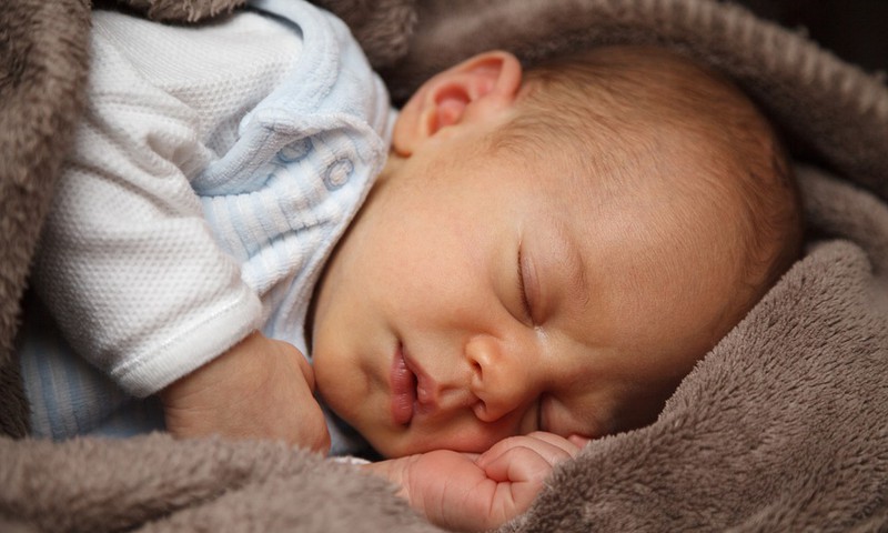 Specialistė atsako: 2-3 mėn. kūdikis sunkiai užmiega
