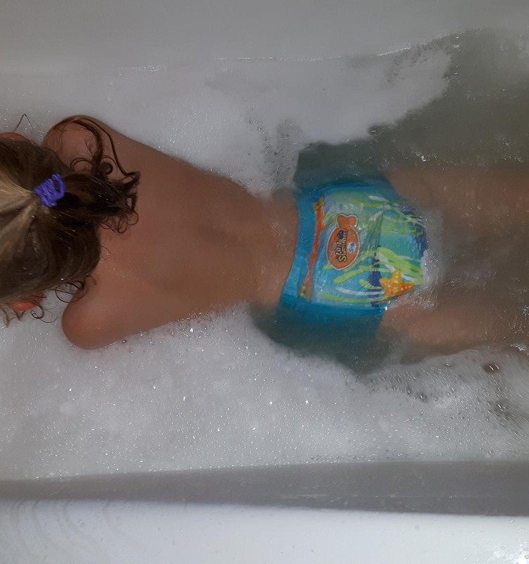 Bandome Huggies Little Swimmers kelnaites
