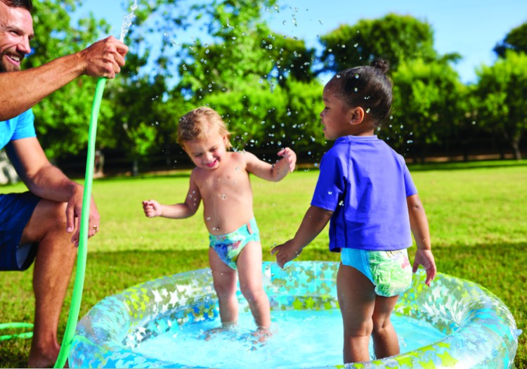 IEŠKOME MAŽŲJŲ TESTUOTOJŲ, išbandant Huggies® Little Swimmers®!