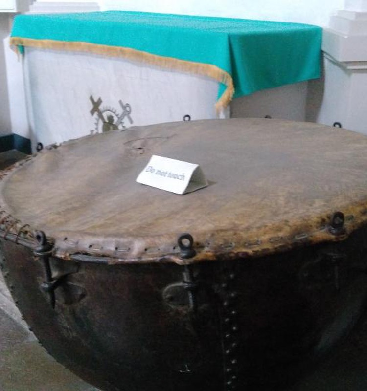 Šv. Petro ir Povilo bažnyčios timpanų legendos.