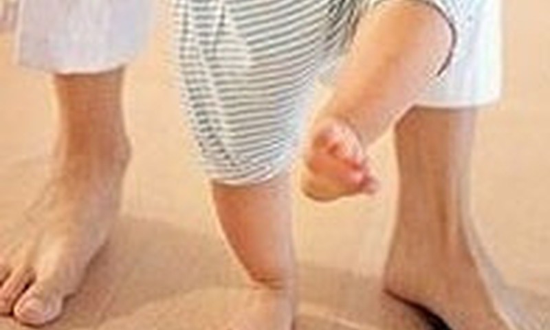 Kodėl naudinga vaikščioti basomis?