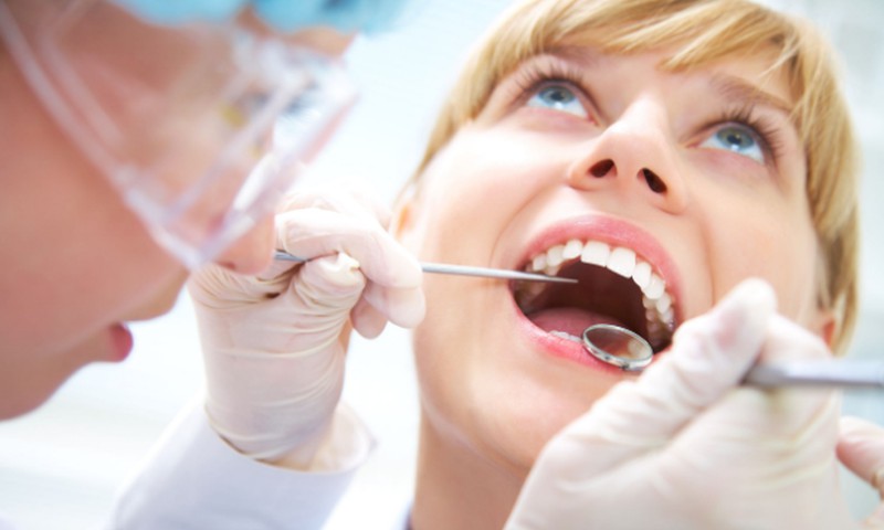 5 mitai apie dantų protezavimą